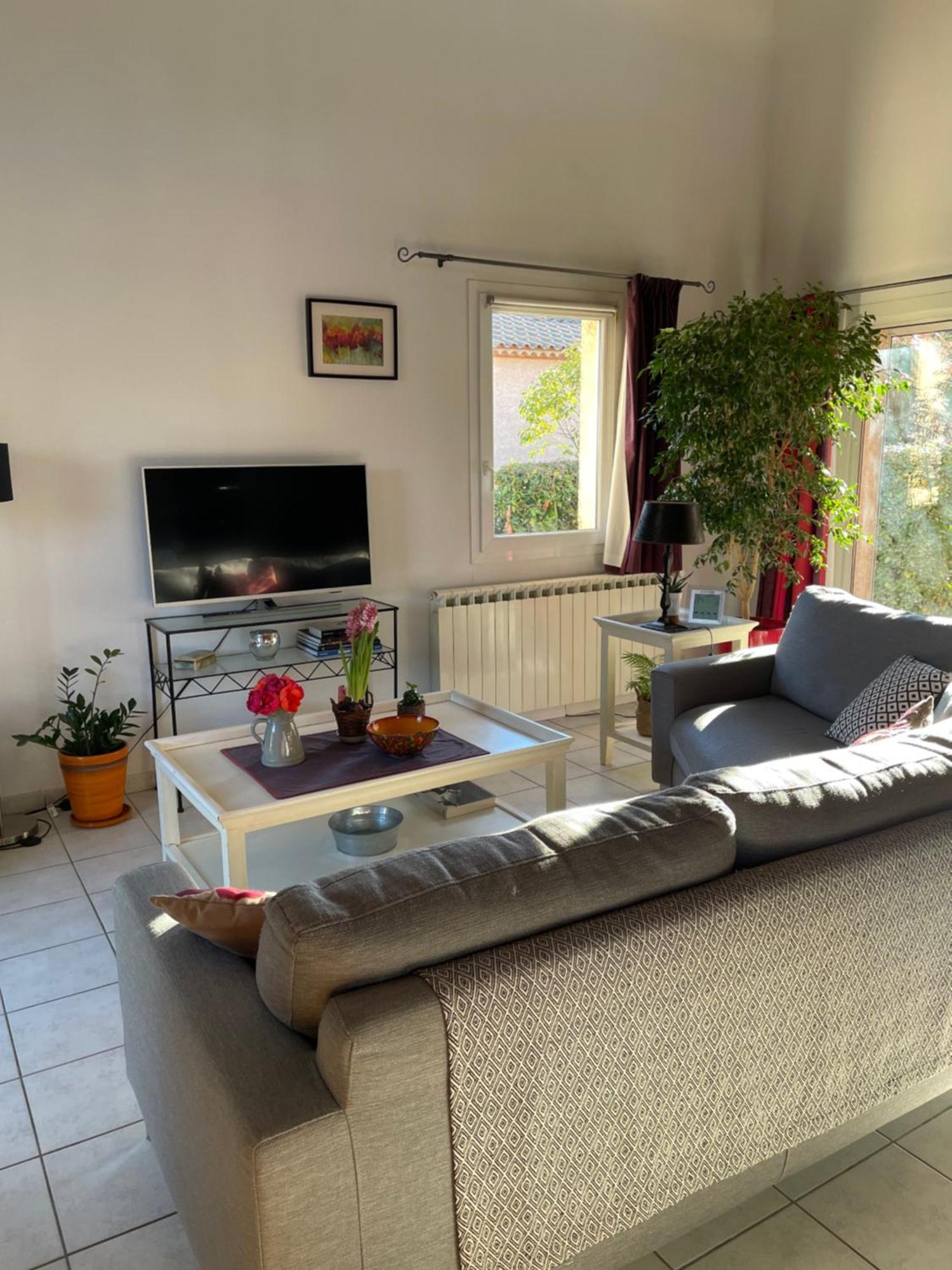 Charmante Au Calme Entre Et Cevennes Animaux De Compagnie Acceptes Villa